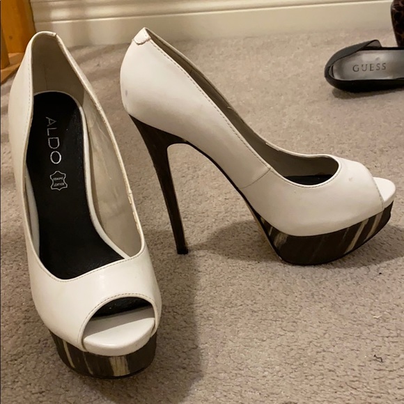 Leather pumps - Picture 2 of 4